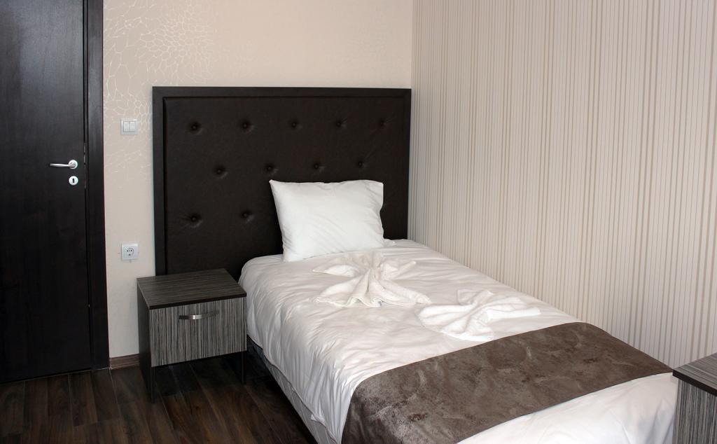 Family Hotel Сілістра Номер фото
