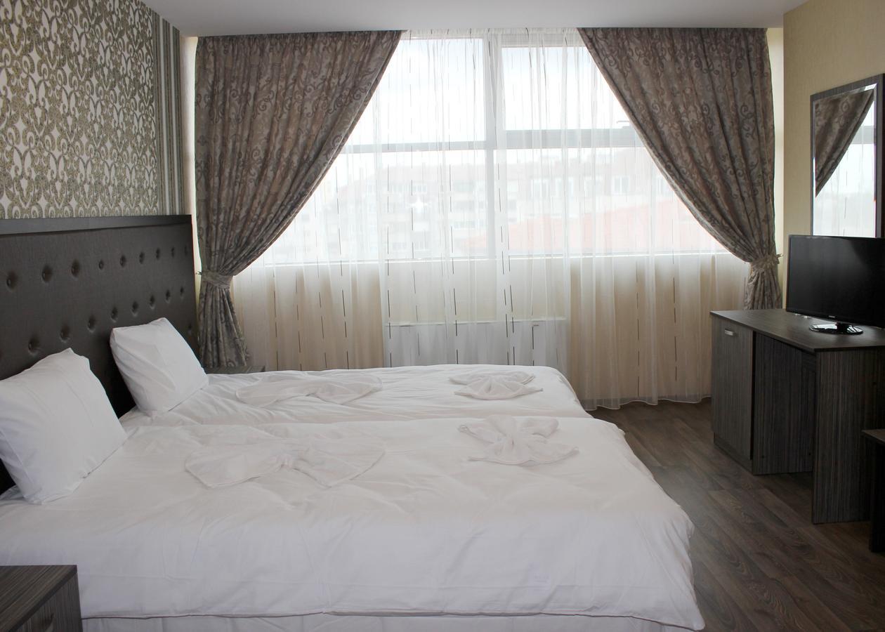 Family Hotel Сілістра Номер фото